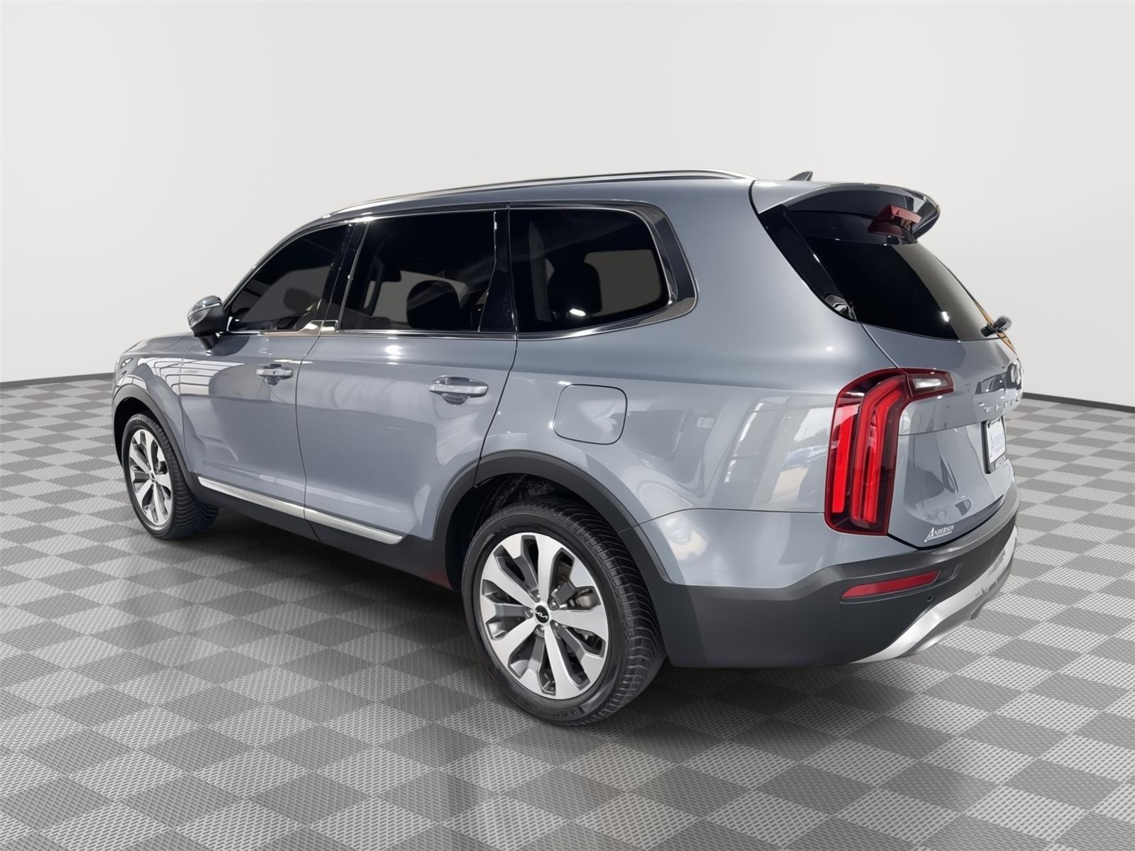 Vehicle photo 10