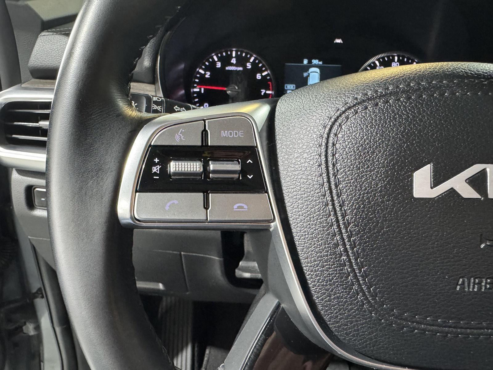 Vehicle photo 14