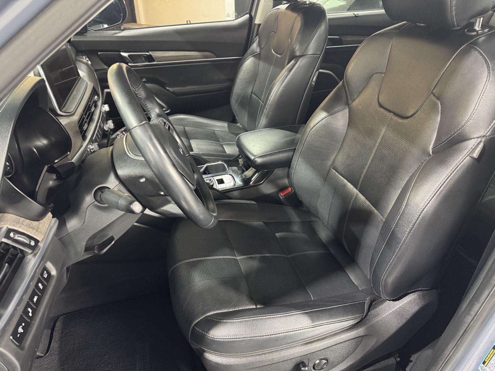 Vehicle photo 19