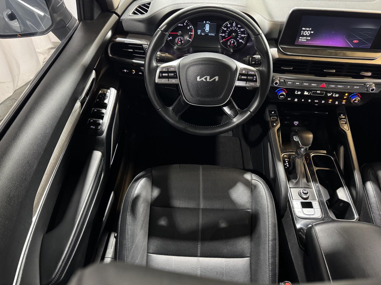 Vehicle photo 21