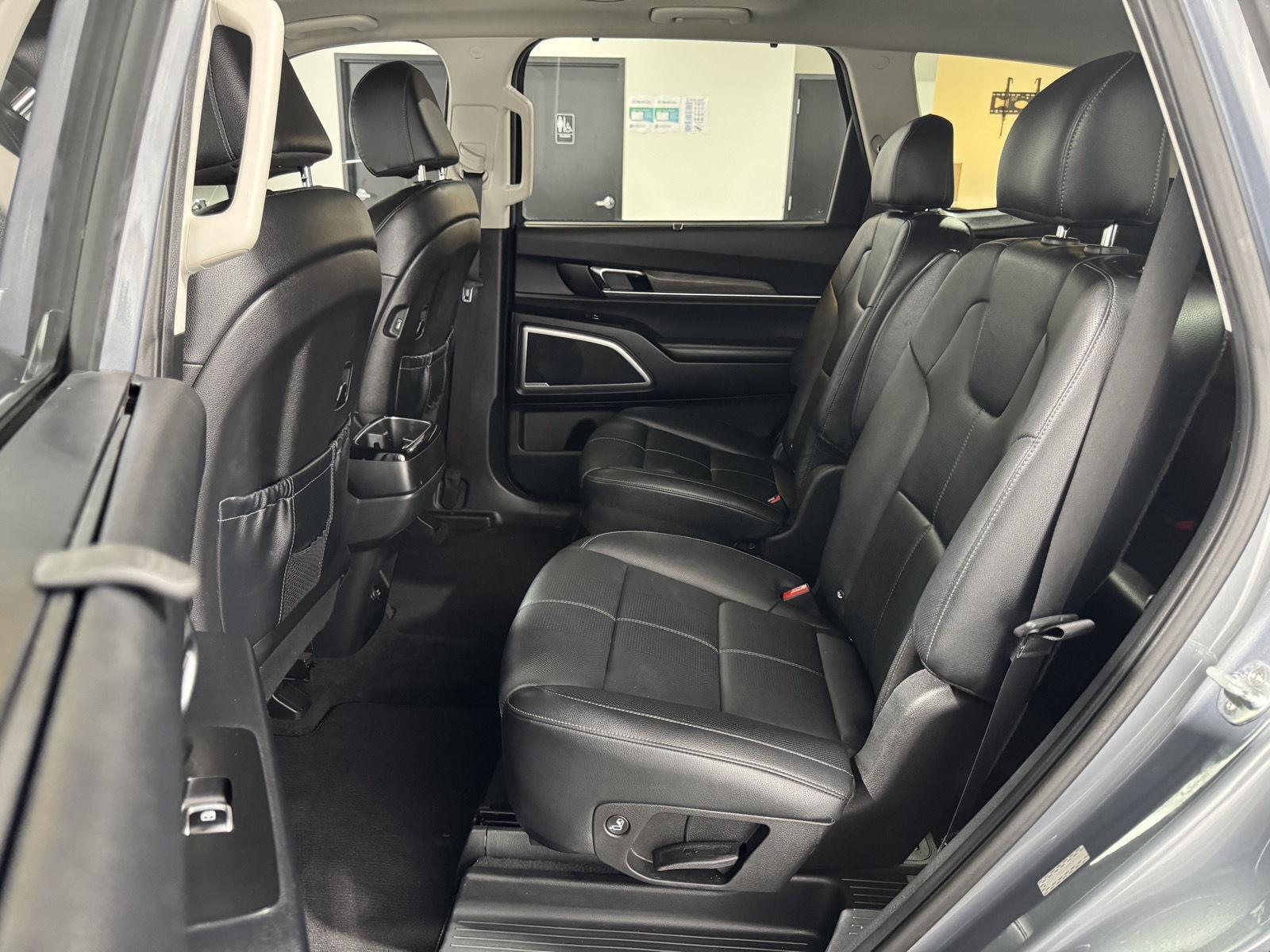 Vehicle photo 30