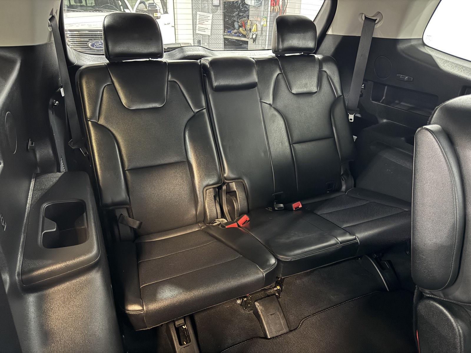 Vehicle photo 31