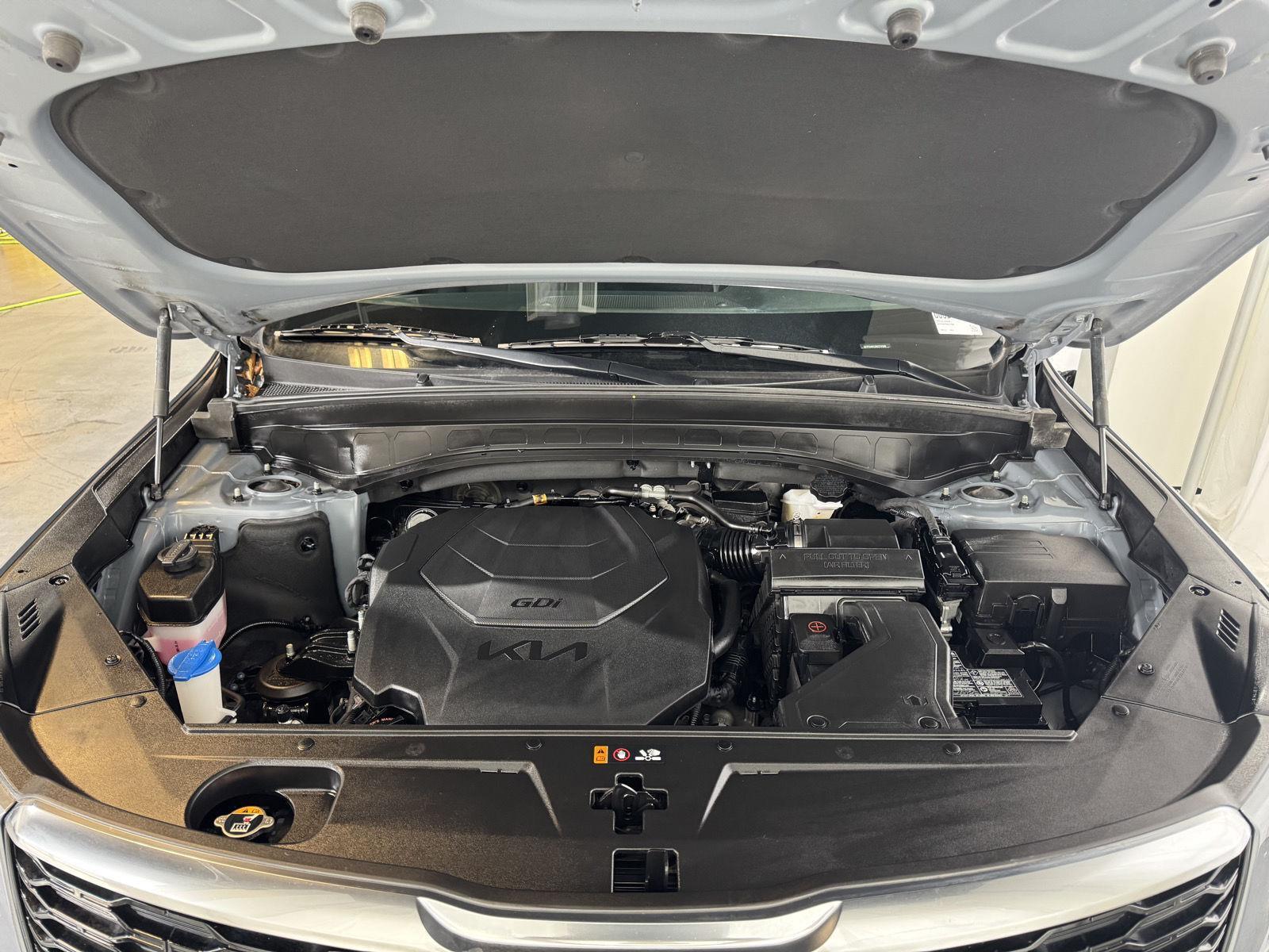 Vehicle photo 44