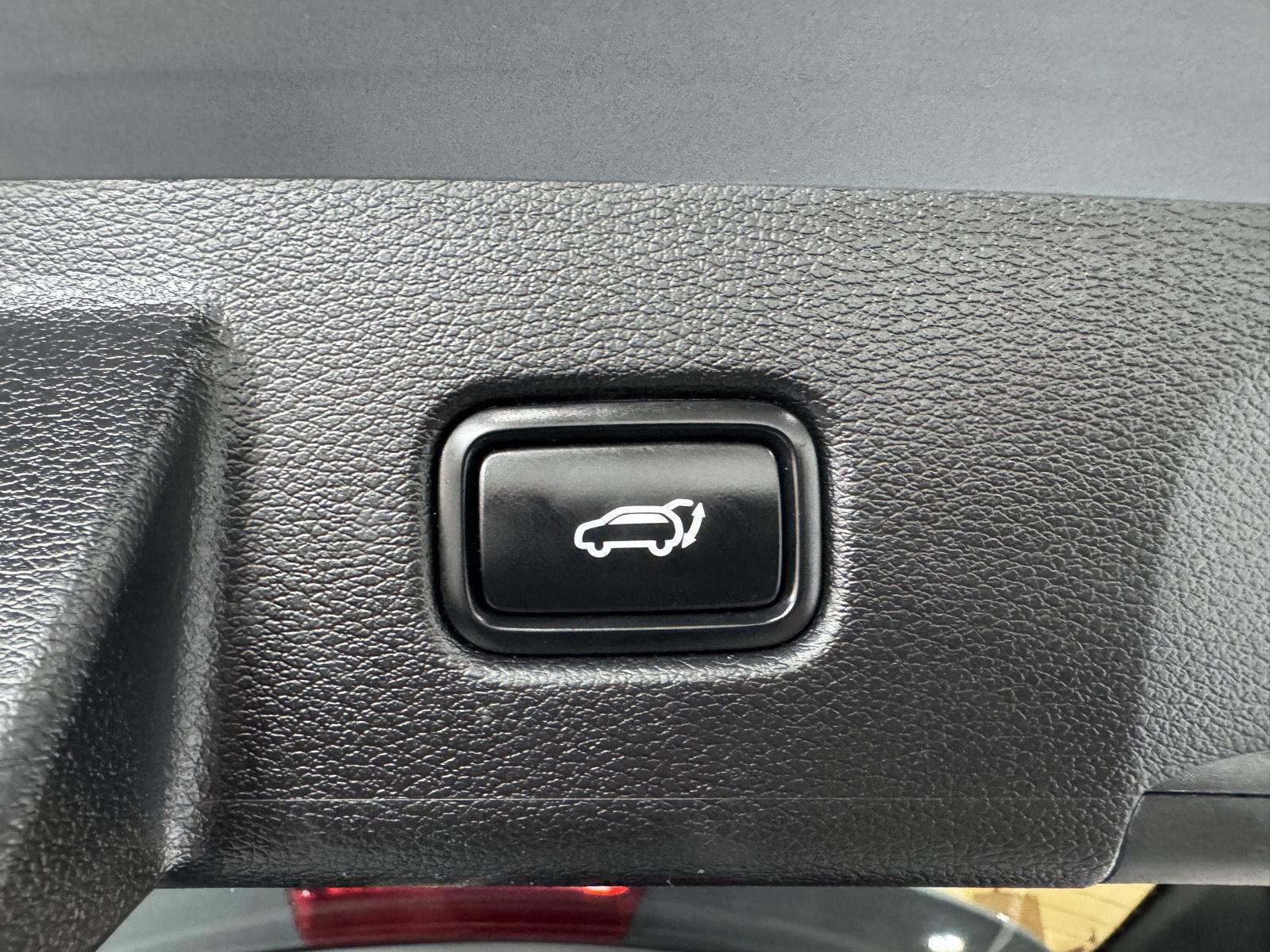 Vehicle photo 46