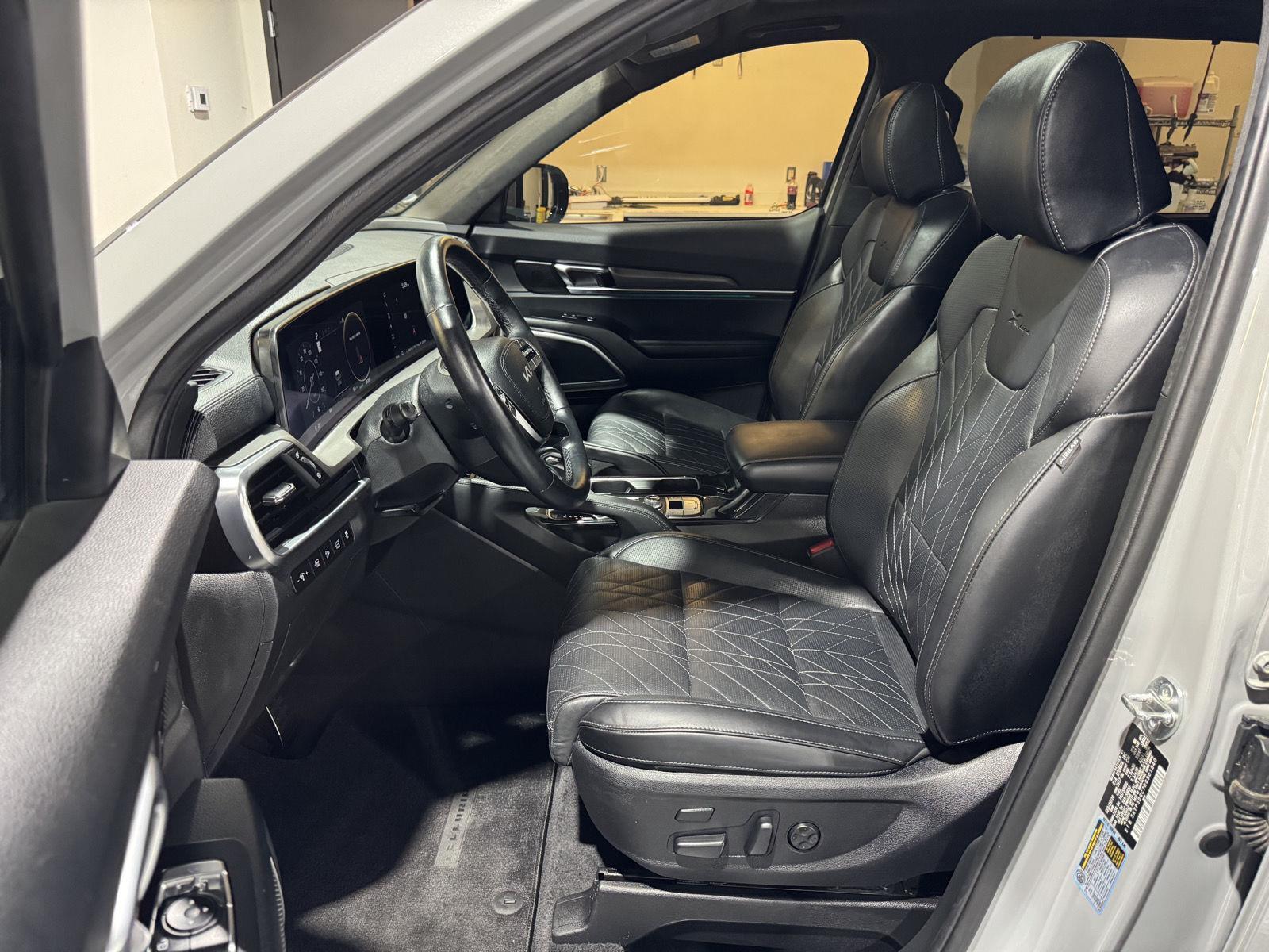 Vehicle photo 16