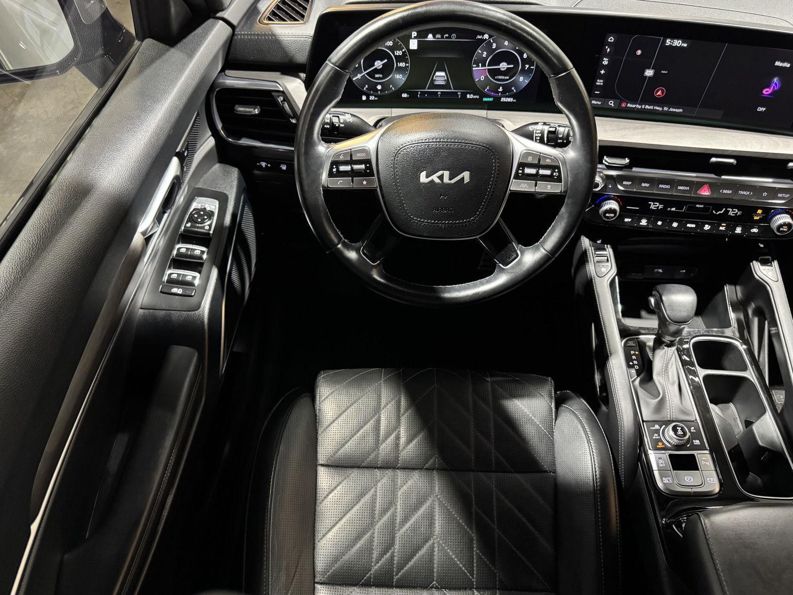 Vehicle photo 20