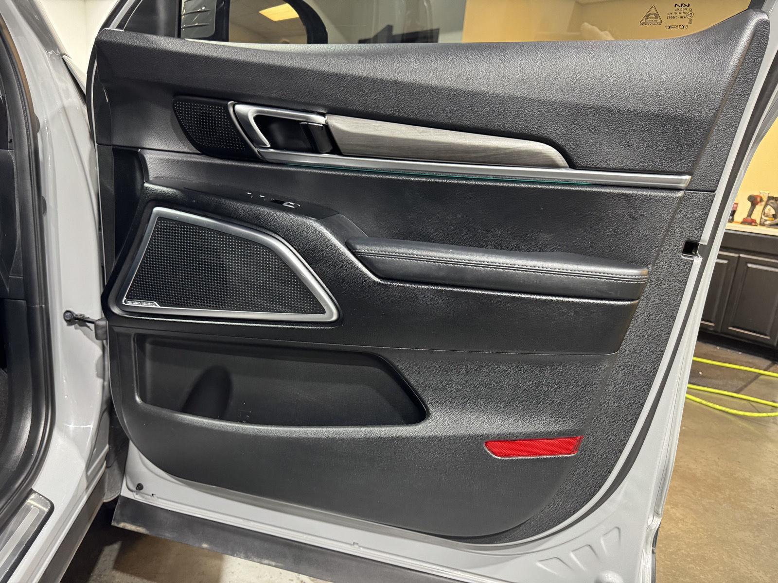 Vehicle photo 21