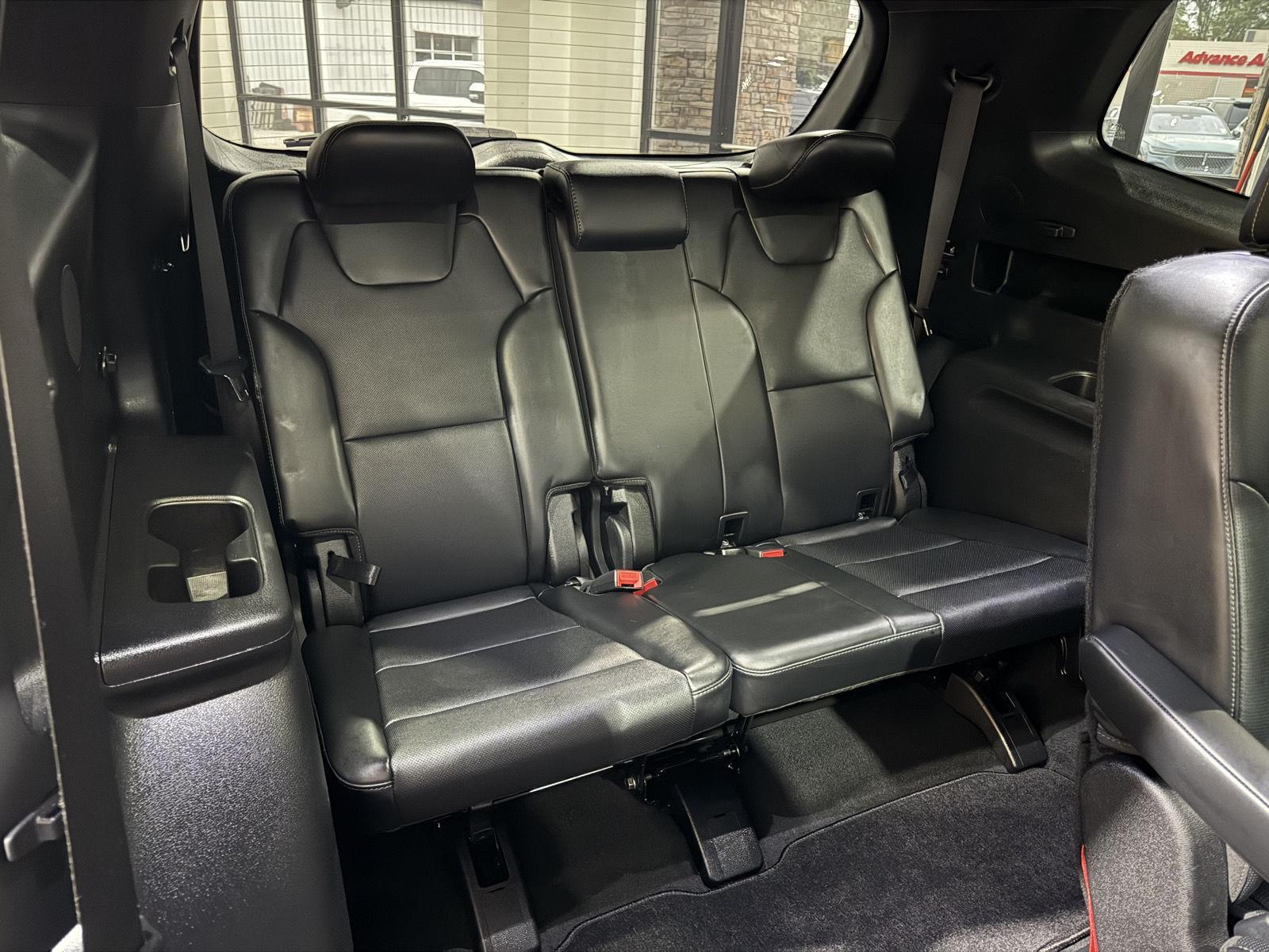 Vehicle photo 30