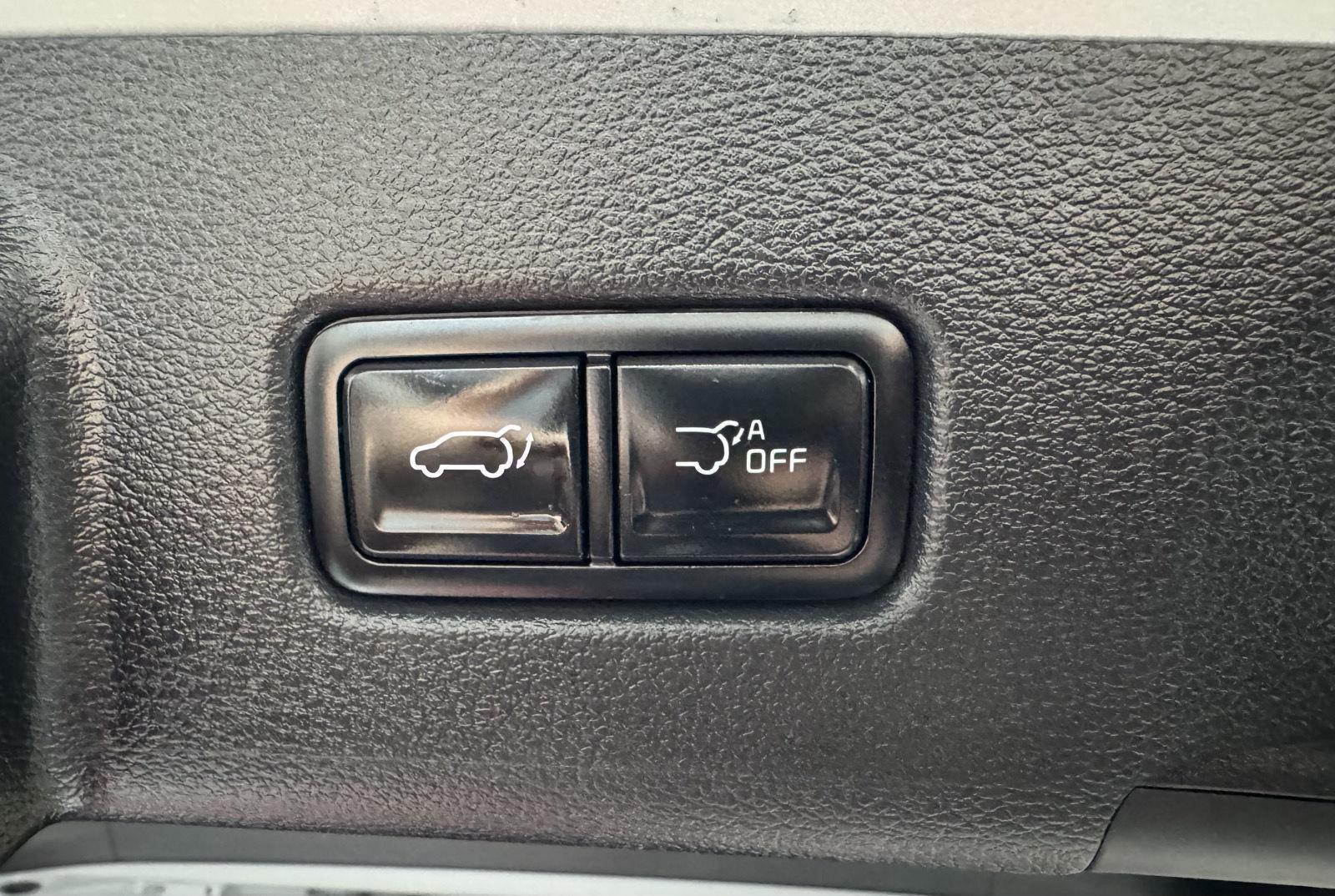 Vehicle photo 46