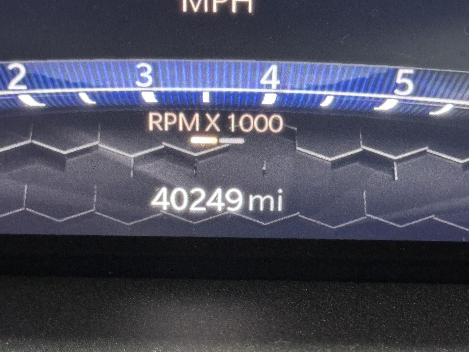 Vehicle photo 4