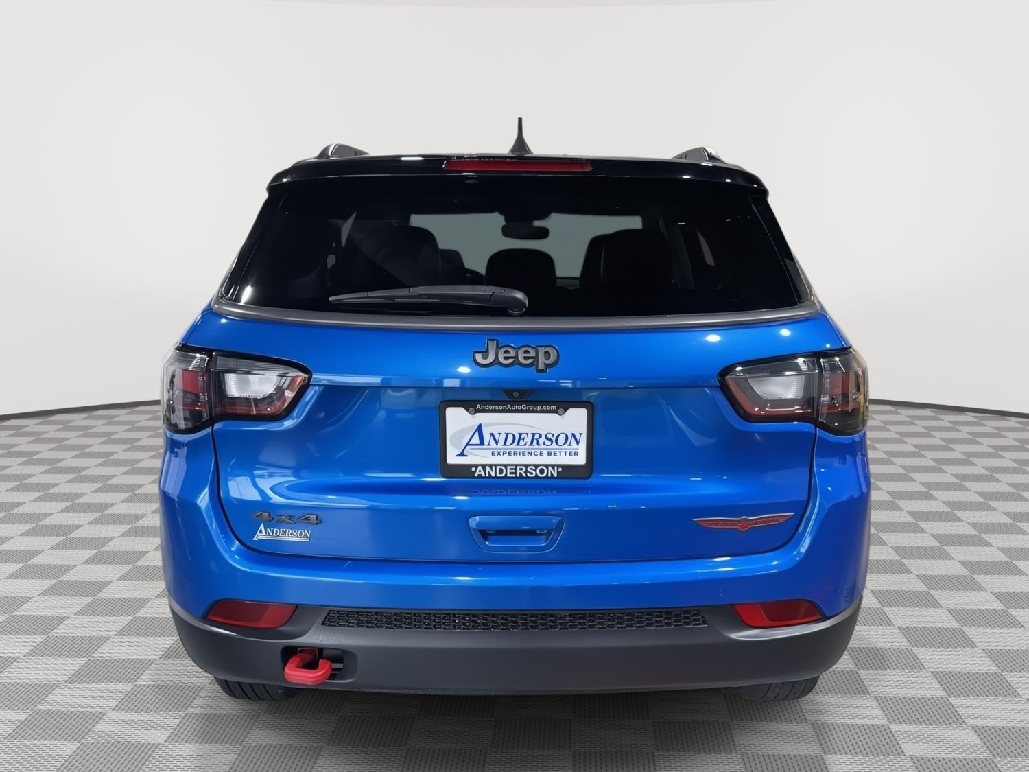 Vehicle photo 9