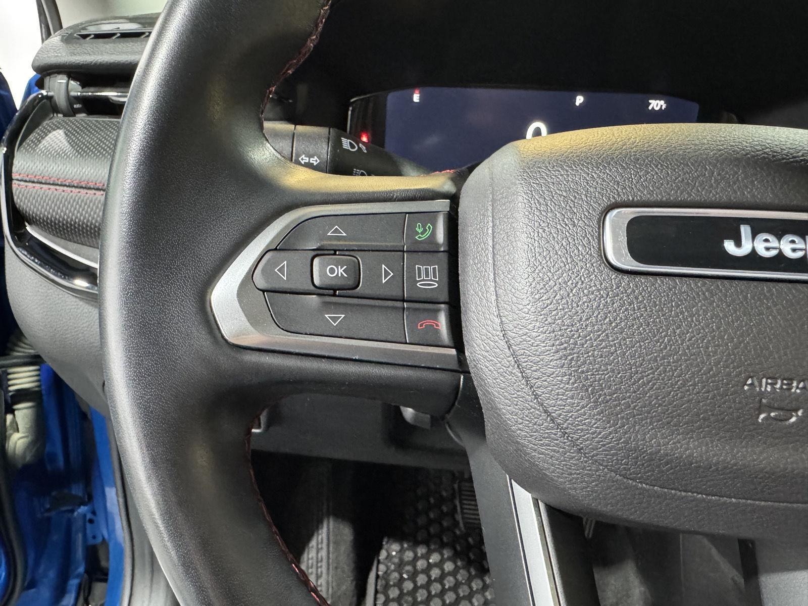 Vehicle photo 15