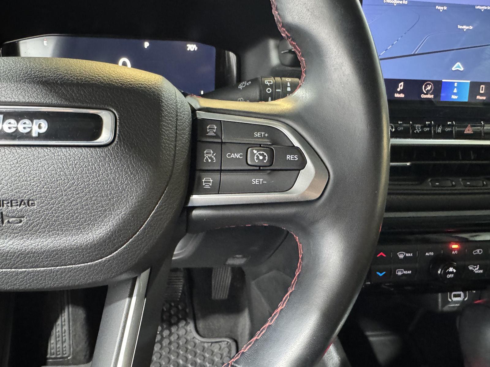 Vehicle photo 16