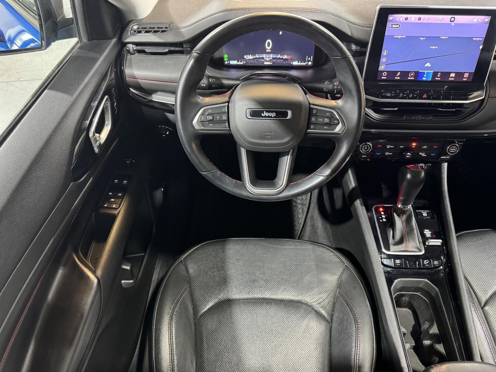 Vehicle photo 23