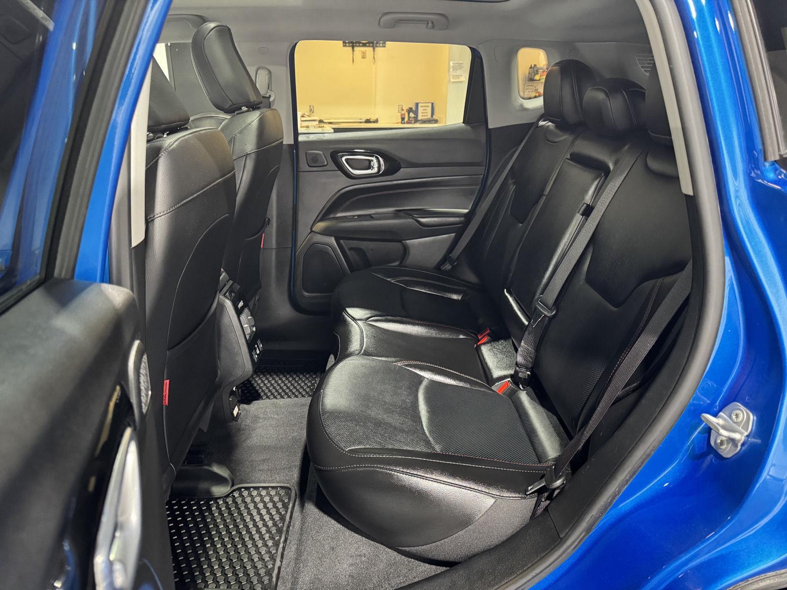 Vehicle photo 31