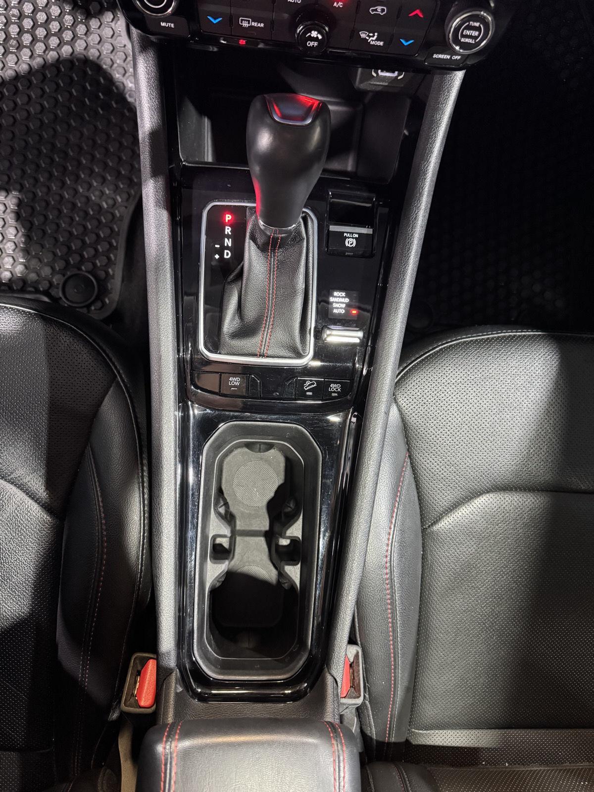 Vehicle photo 38