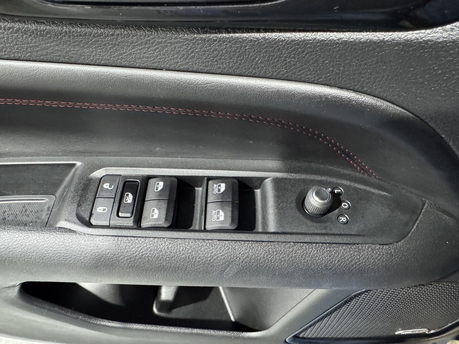 Vehicle photo 39