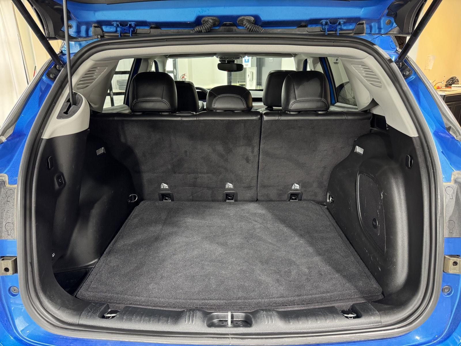 Vehicle photo 46