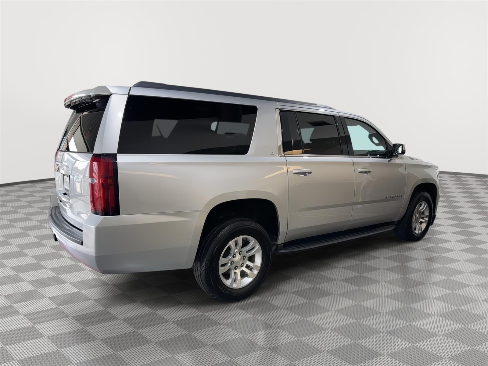 Vehicle photo 7