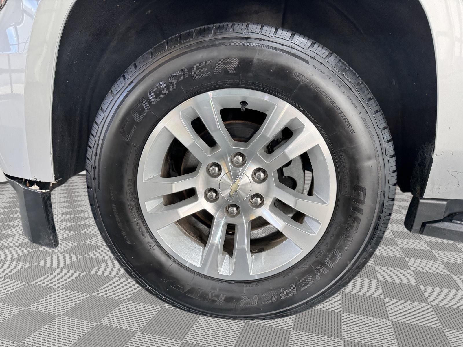 Vehicle photo 10