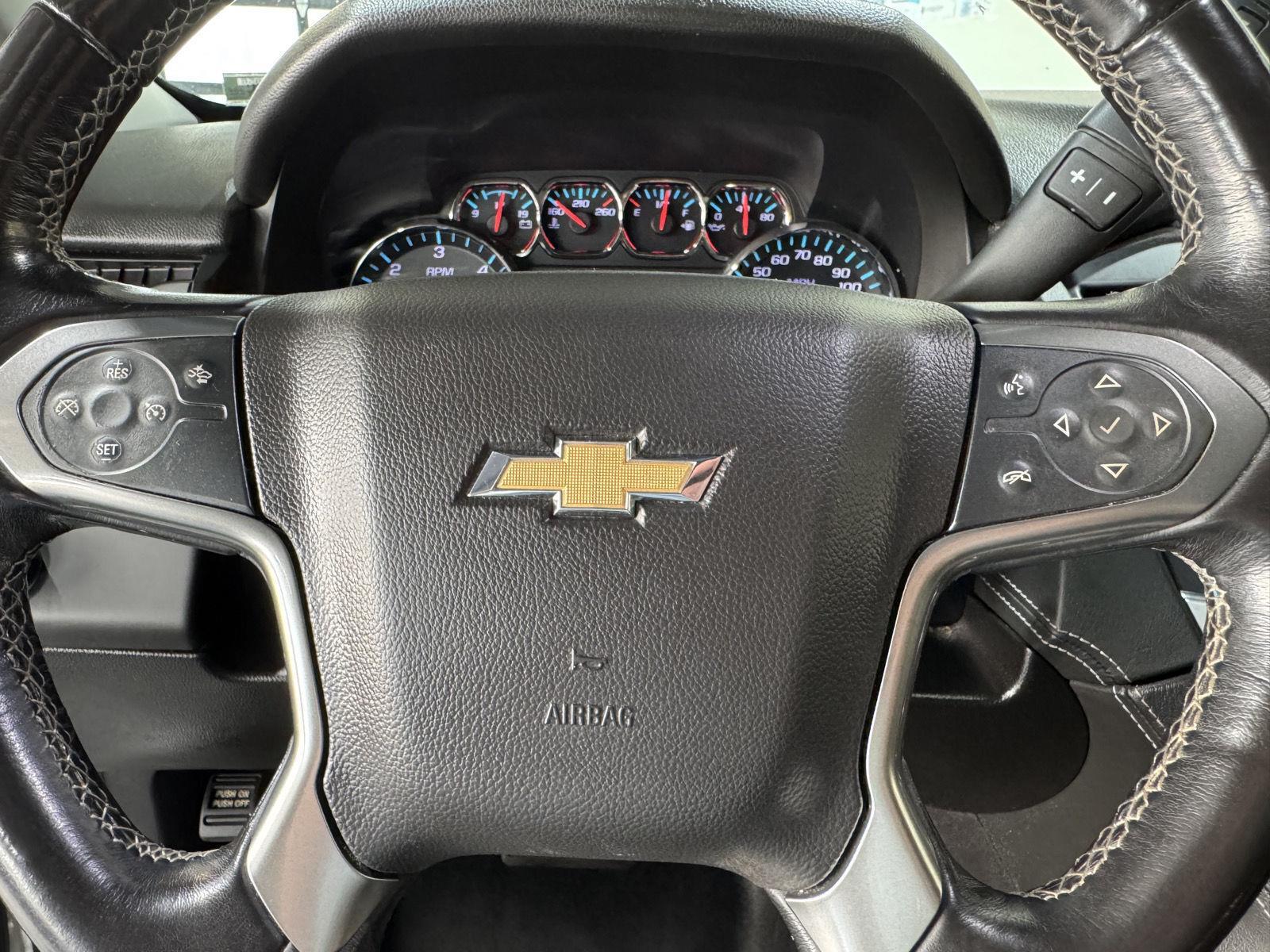 Vehicle photo 12