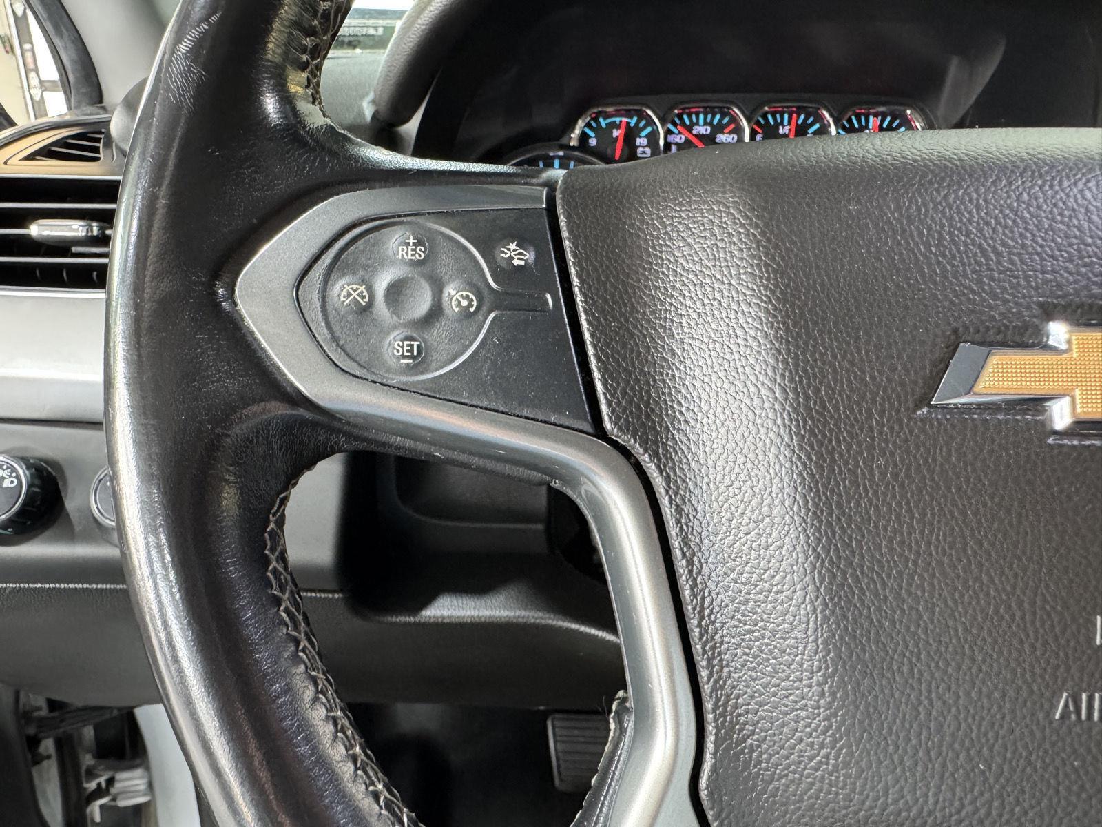 Vehicle photo 13