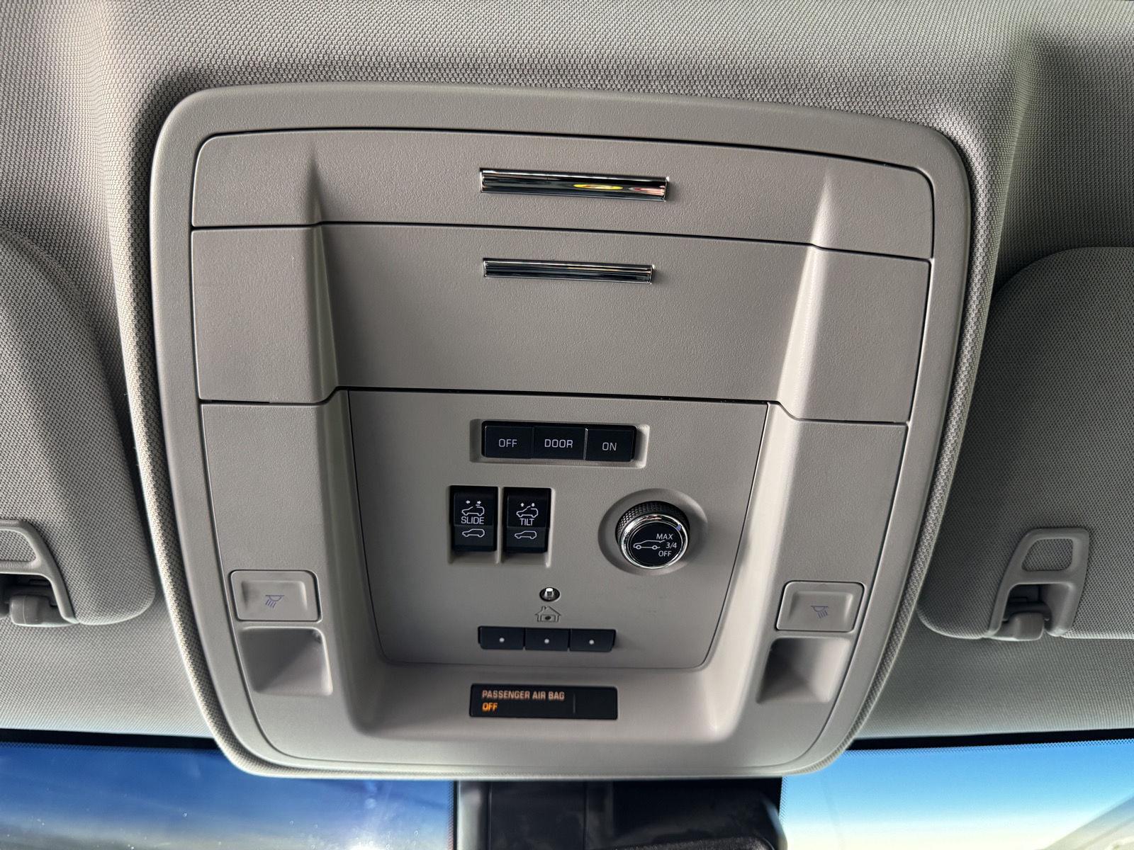 Vehicle photo 15