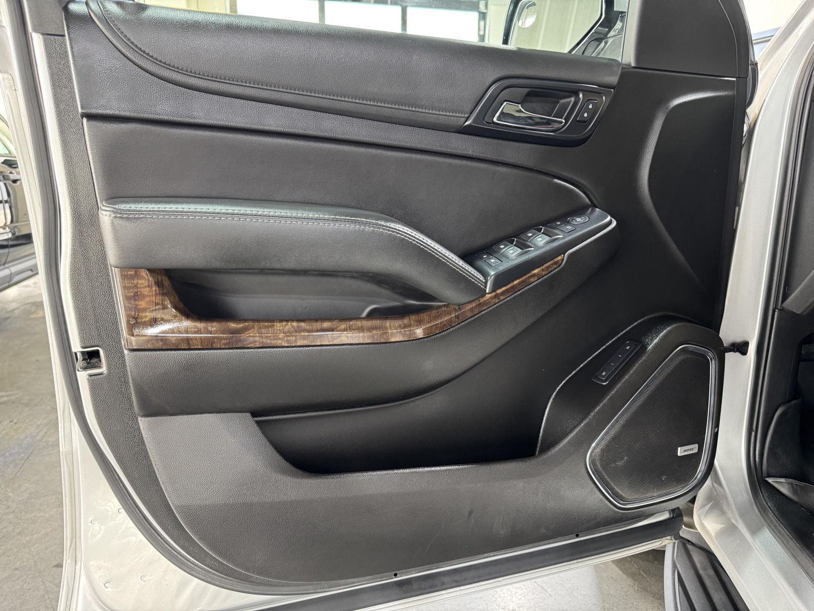 Vehicle photo 19