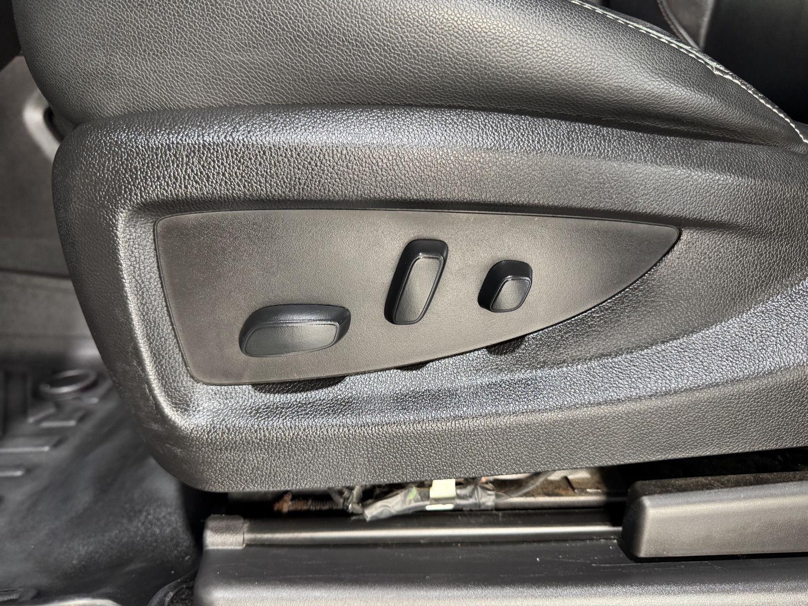 Vehicle photo 22