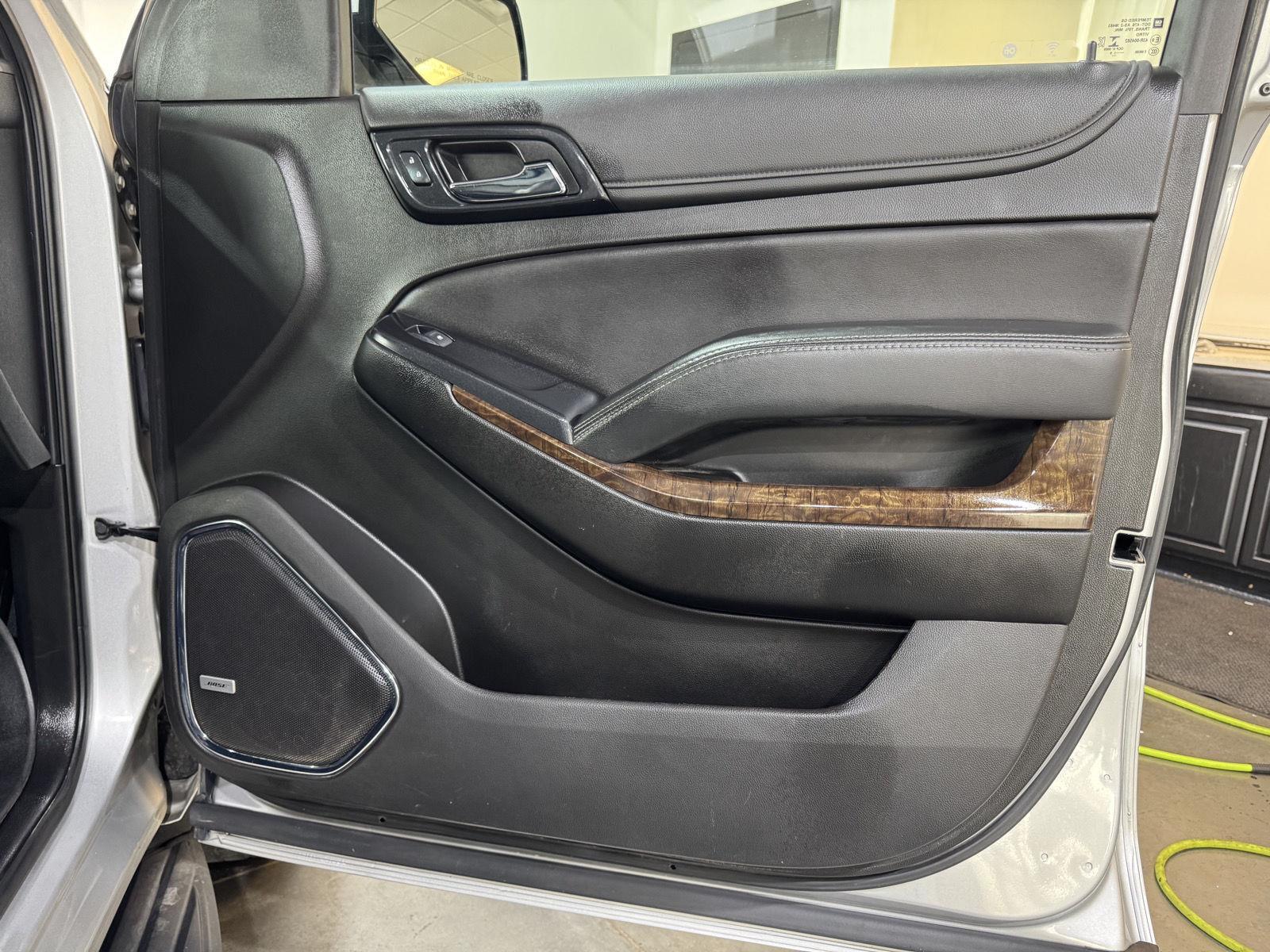 Vehicle photo 25