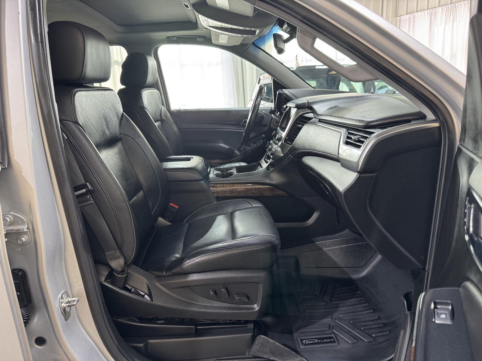 Vehicle photo 26
