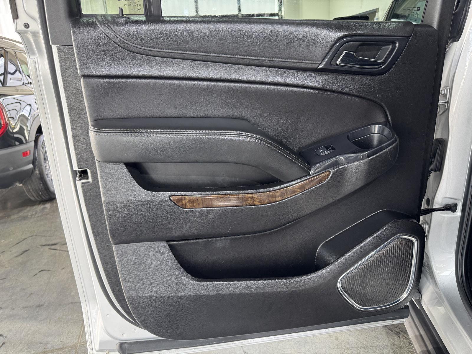 Vehicle photo 32