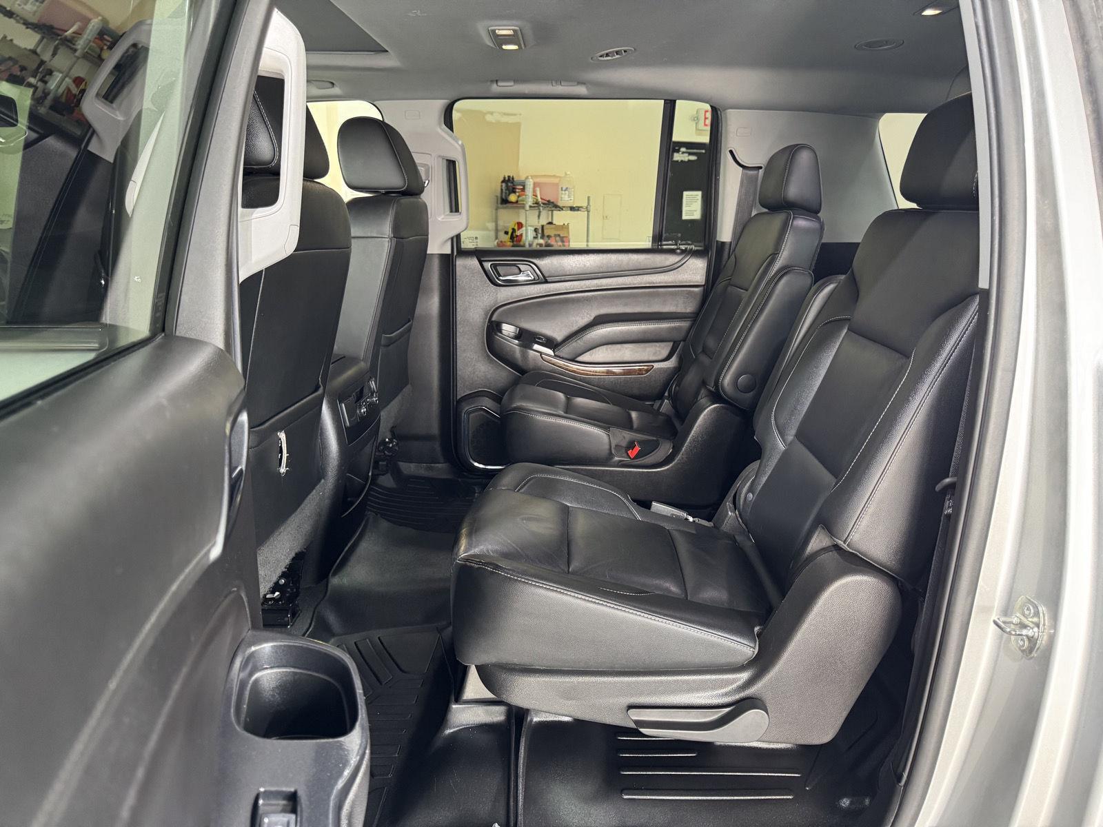 Vehicle photo 33