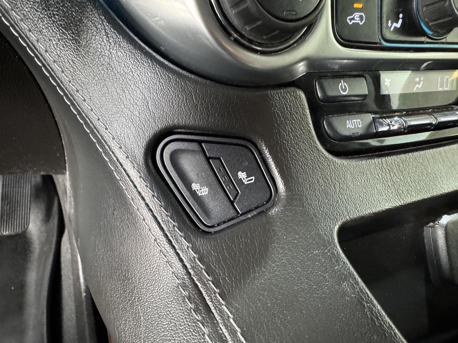 Vehicle photo 37