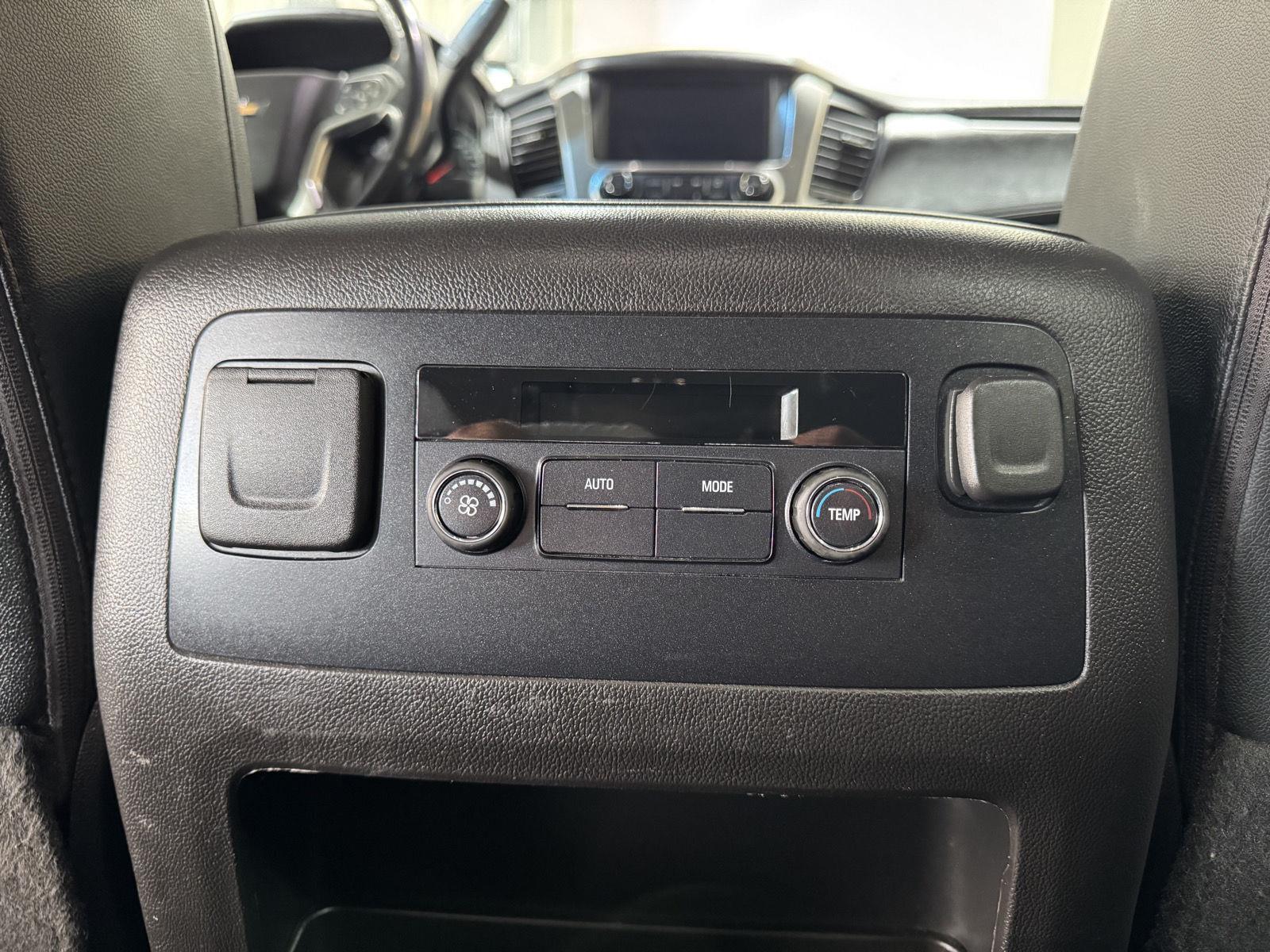 Vehicle photo 40