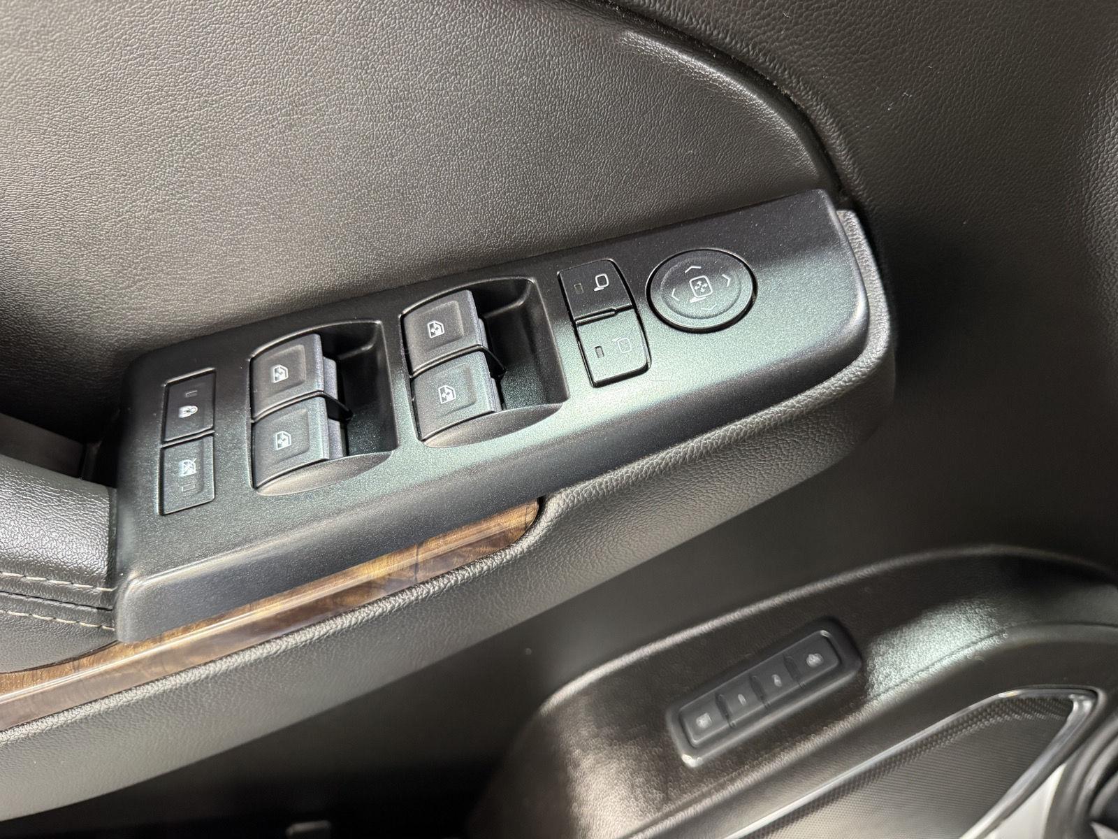 Vehicle photo 43