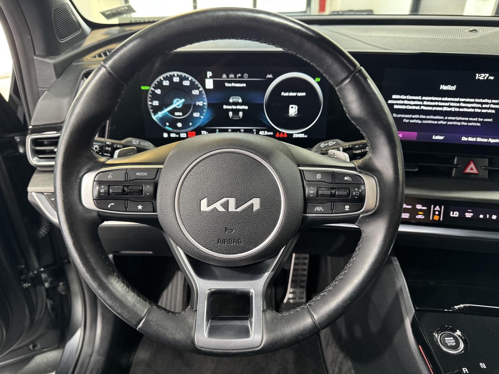 Vehicle photo 12