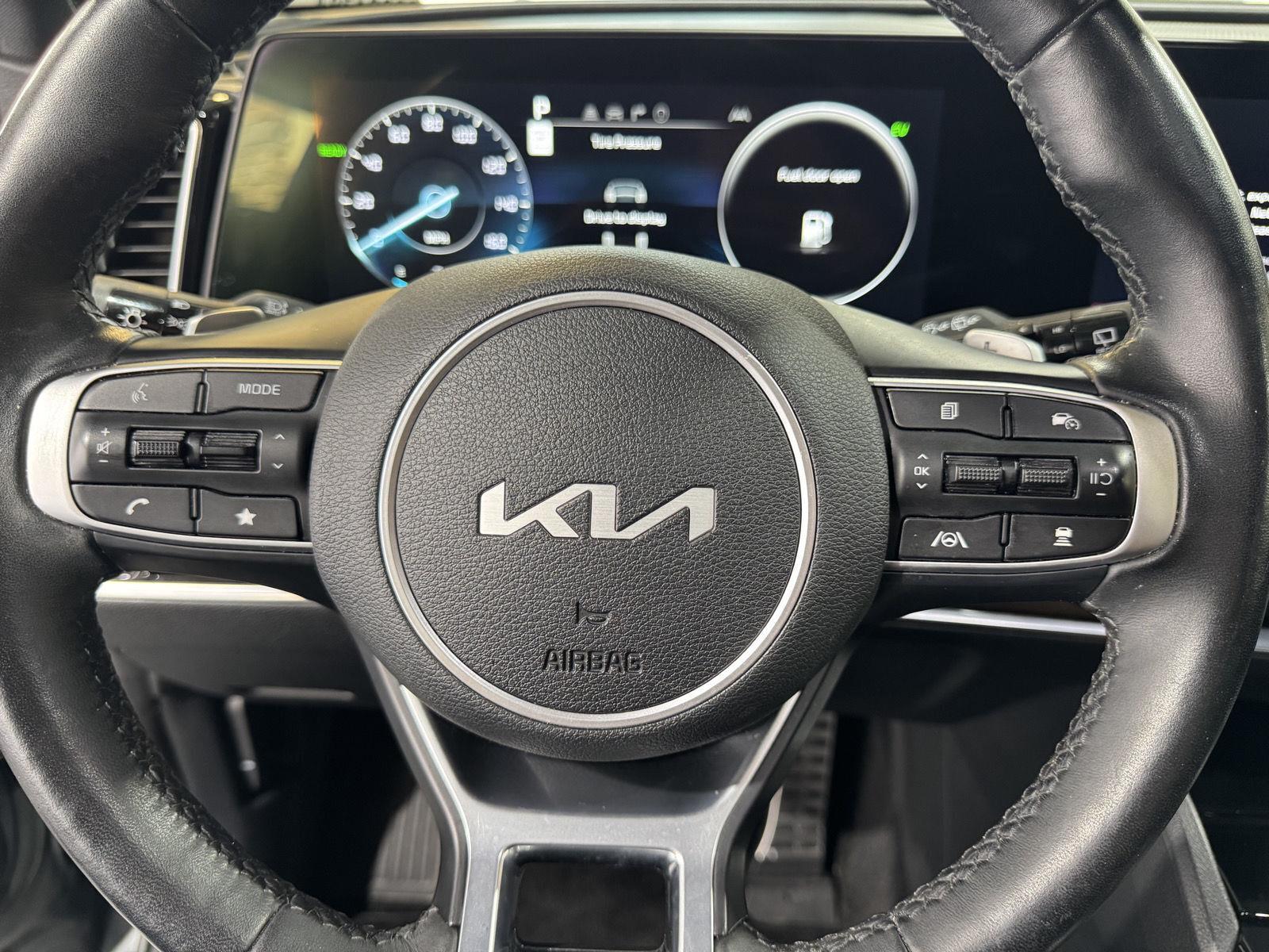 Vehicle photo 13