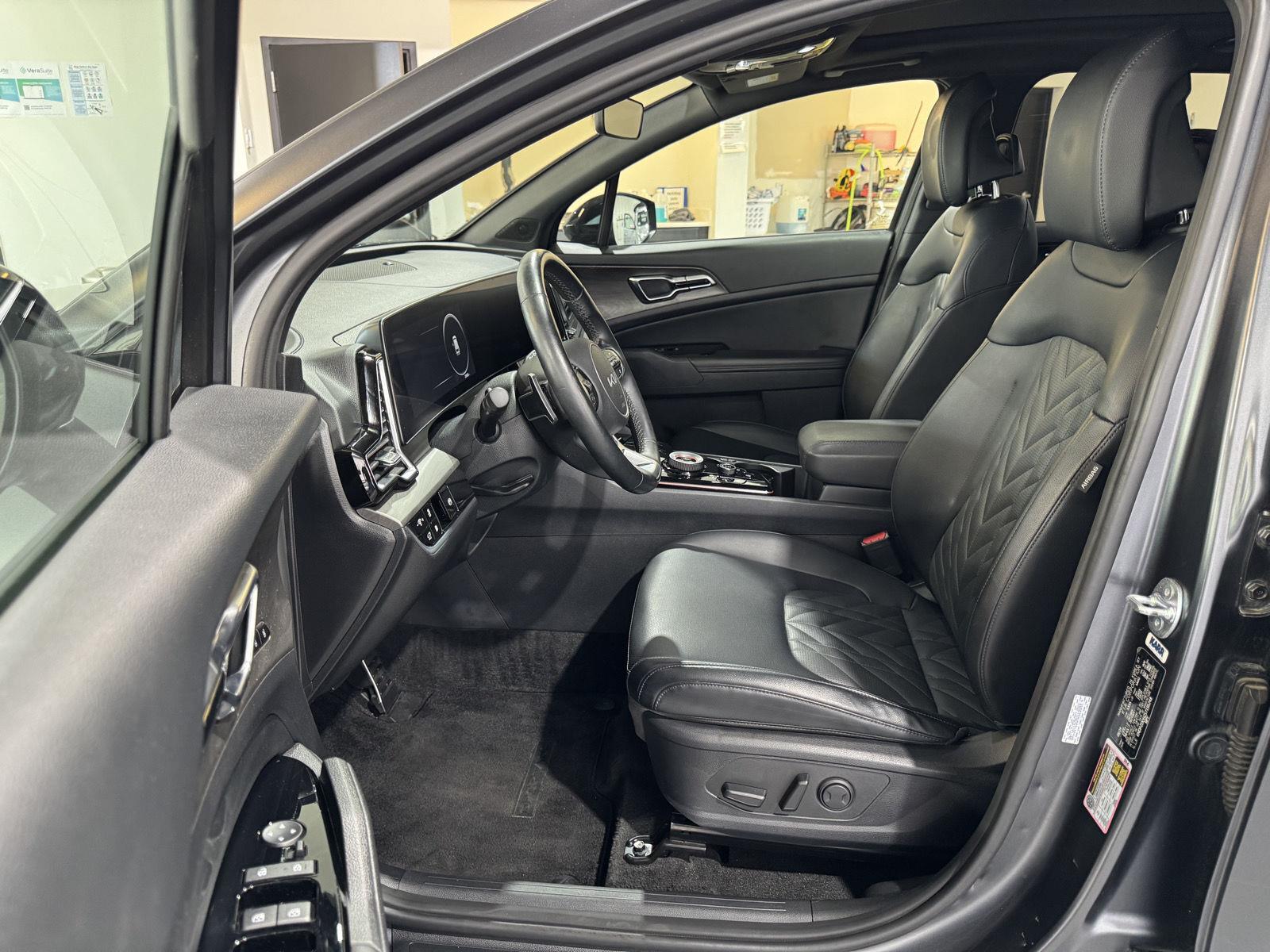 Vehicle photo 18