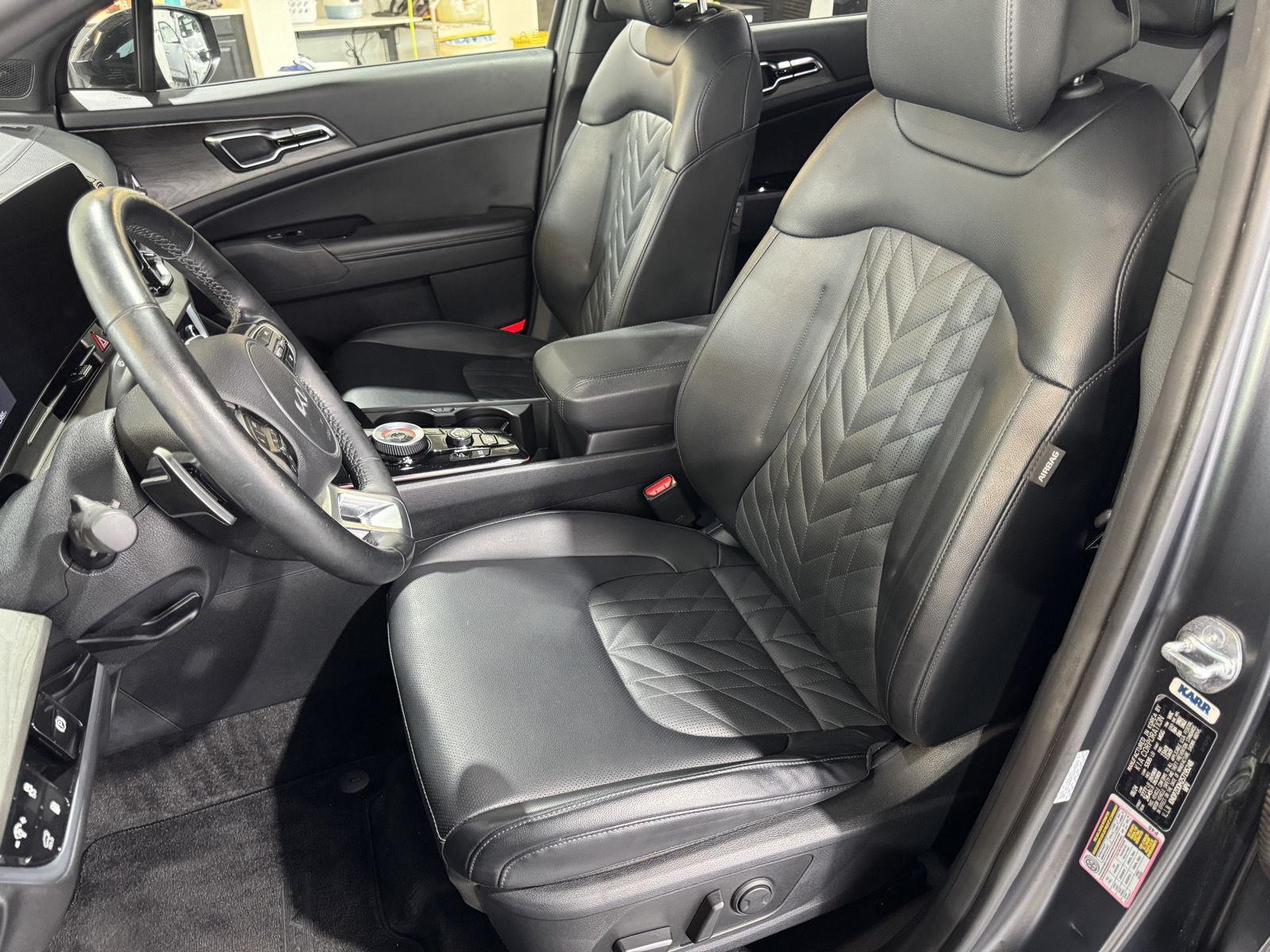 Vehicle photo 19