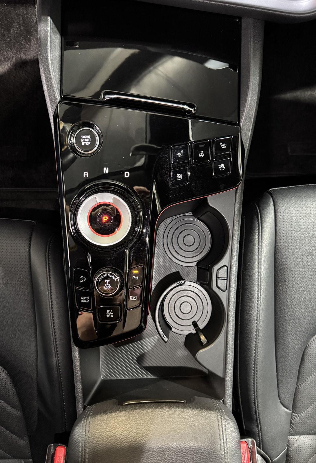 Vehicle photo 37