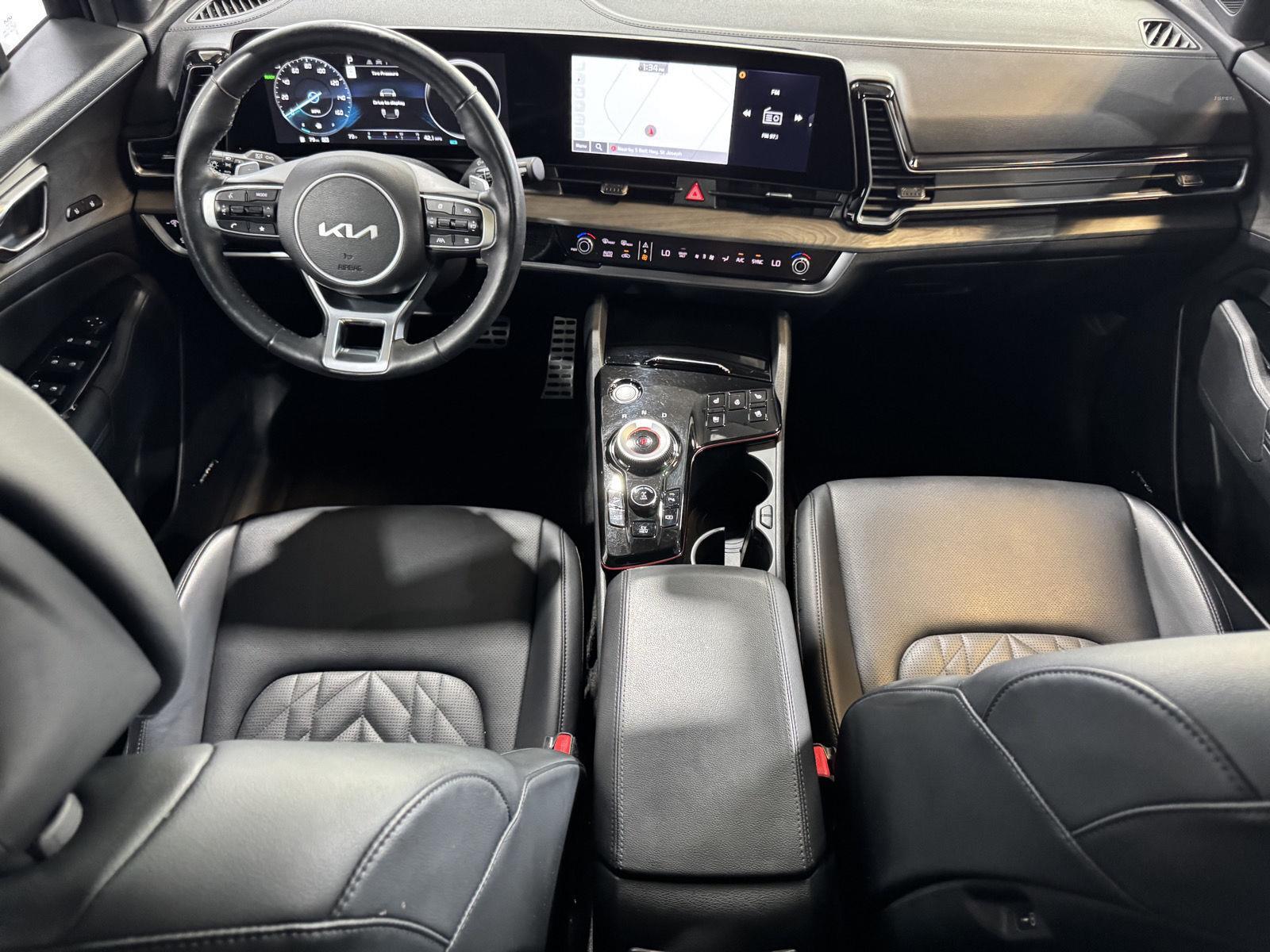 Vehicle photo 21