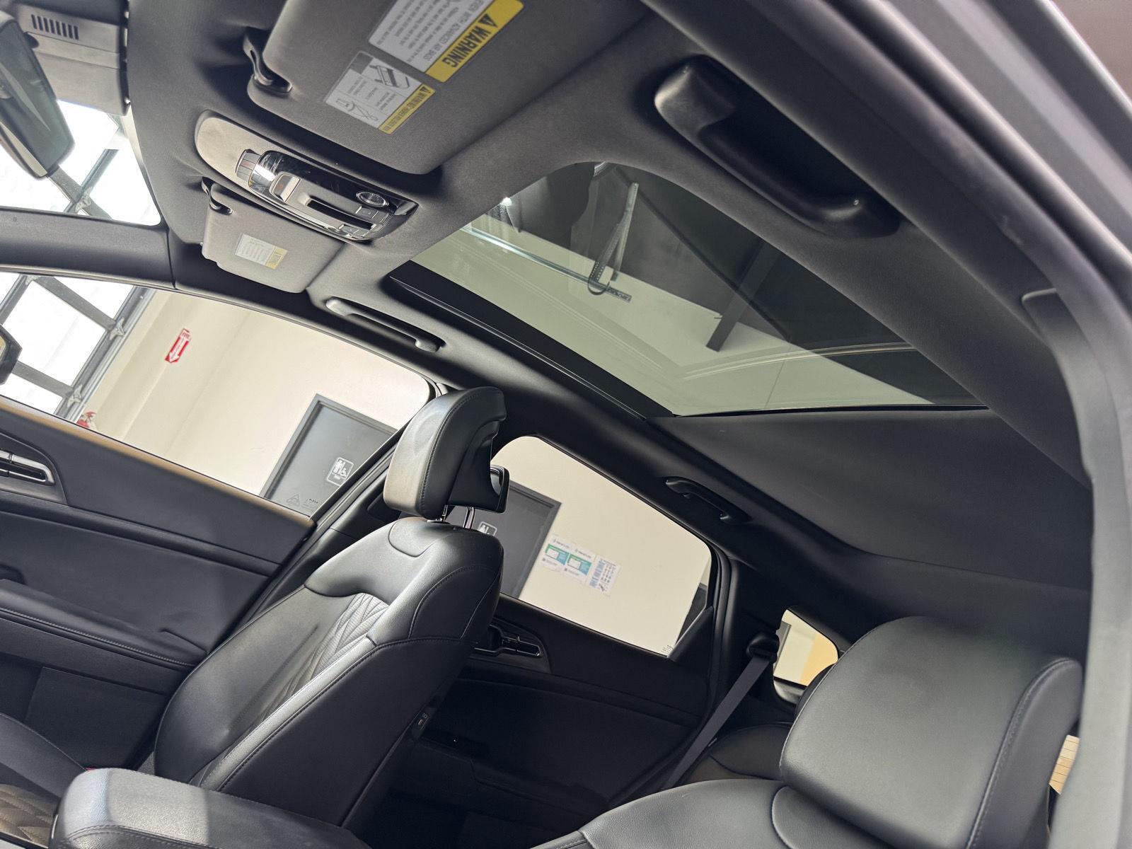 Vehicle photo 32