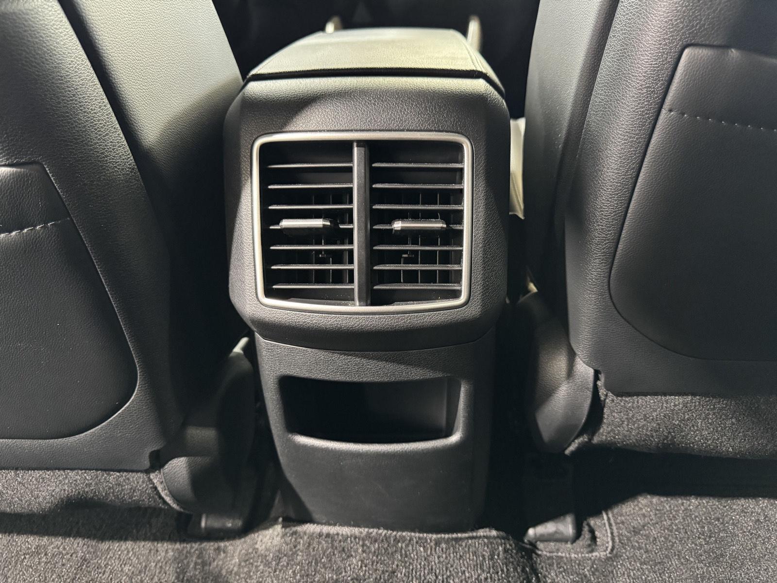 Vehicle photo 40