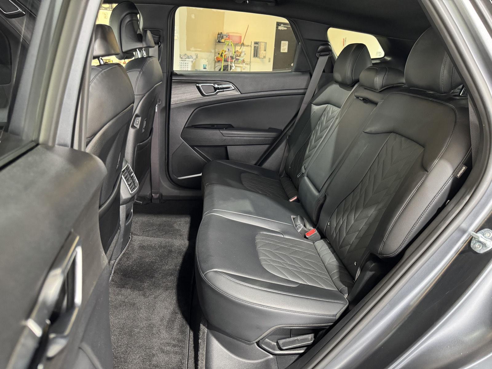 Vehicle photo 30