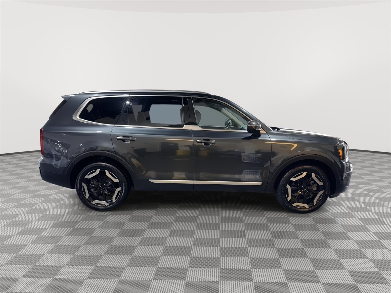 Vehicle photo 7