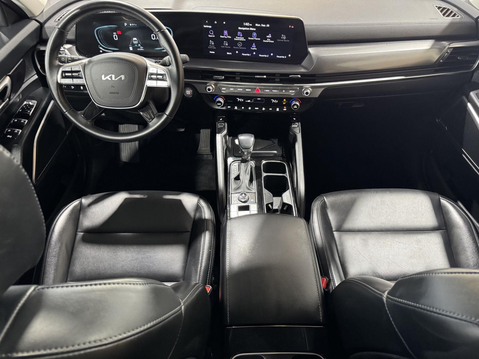 Vehicle photo 22