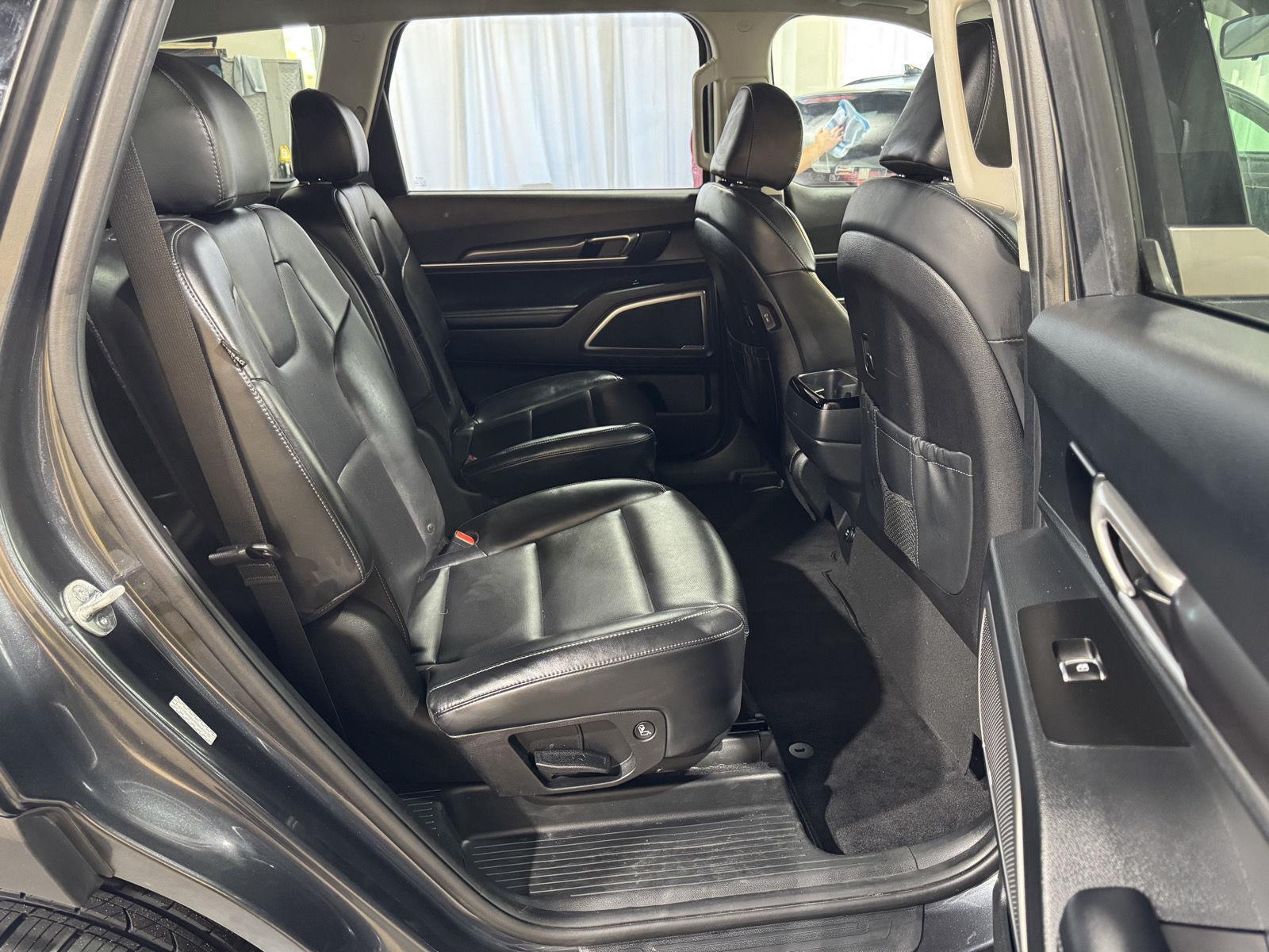 Vehicle photo 28