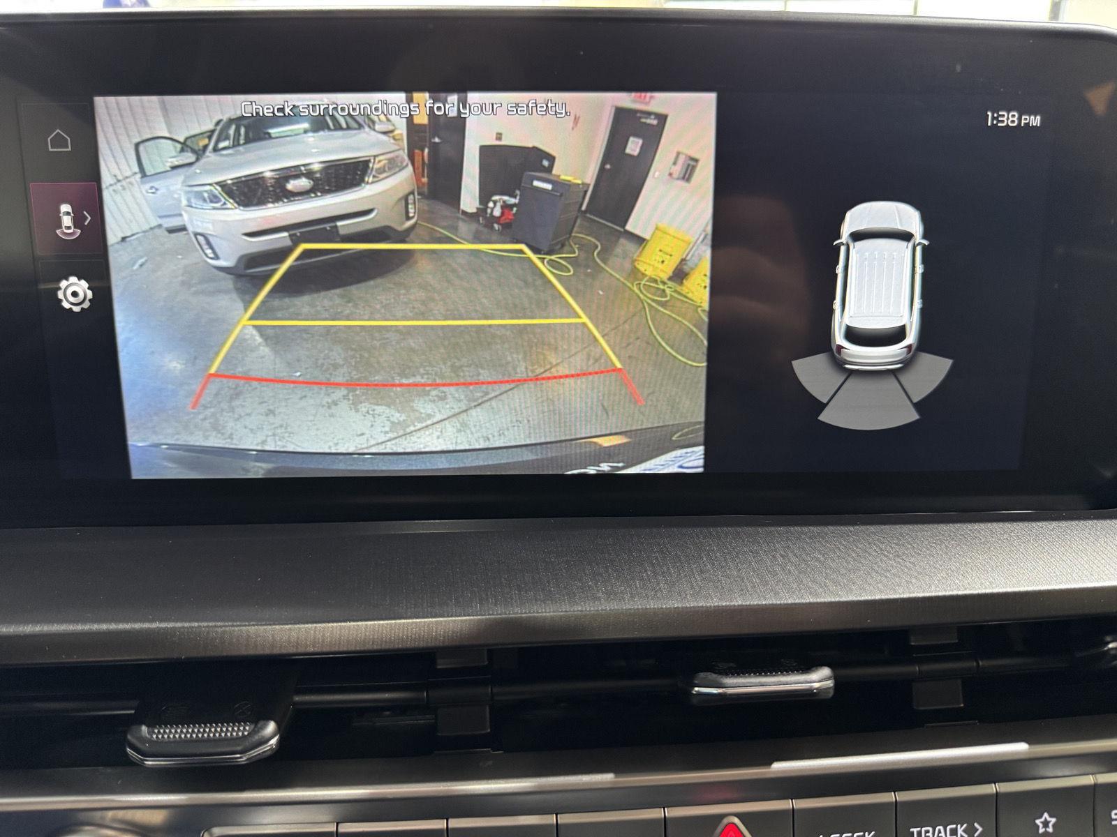 Vehicle photo 37