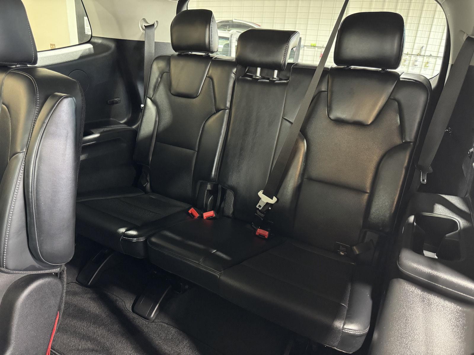 Vehicle photo 32
